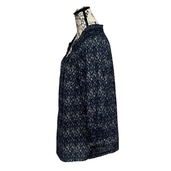 Talbots Top Womens L Blue Geometric Print Smocked Neck Cotton Boho Boho  Peasent - Picture 3 of 8